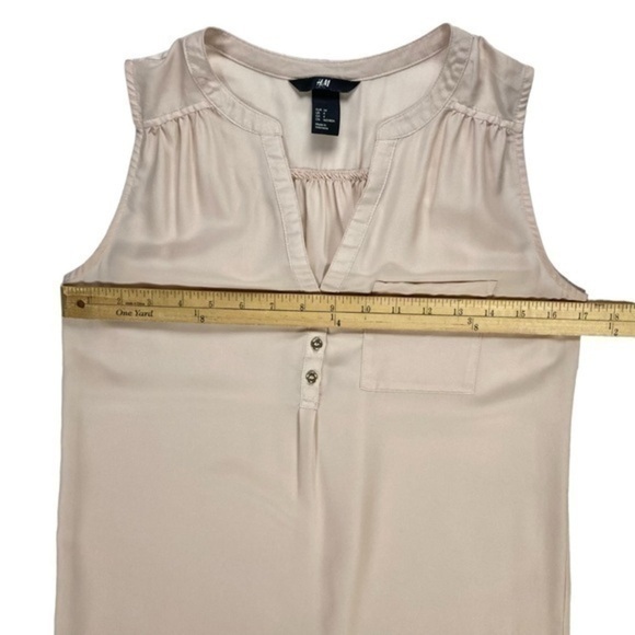 H&M Top Womens Size 4 Cream Sleeveless V-neck Popover Buttons Summer Blouse - Picture 10 of 11